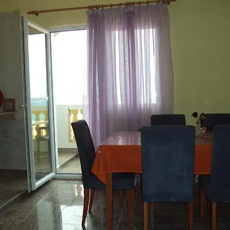 Guest house Maestral 3*