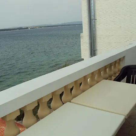 Guest house Maestral Tkon
