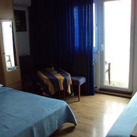 Maestral Tkon